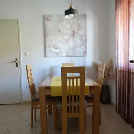 Vinka * Jelsa (Hvar)