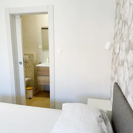 Apartment Vinka *