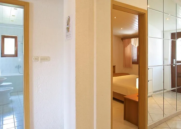 Daire Vinka Jelsa (Hvar)