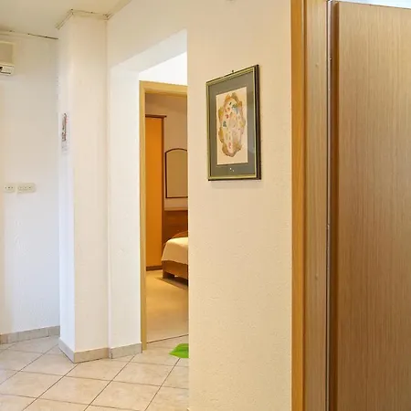 Vinka Apartament *